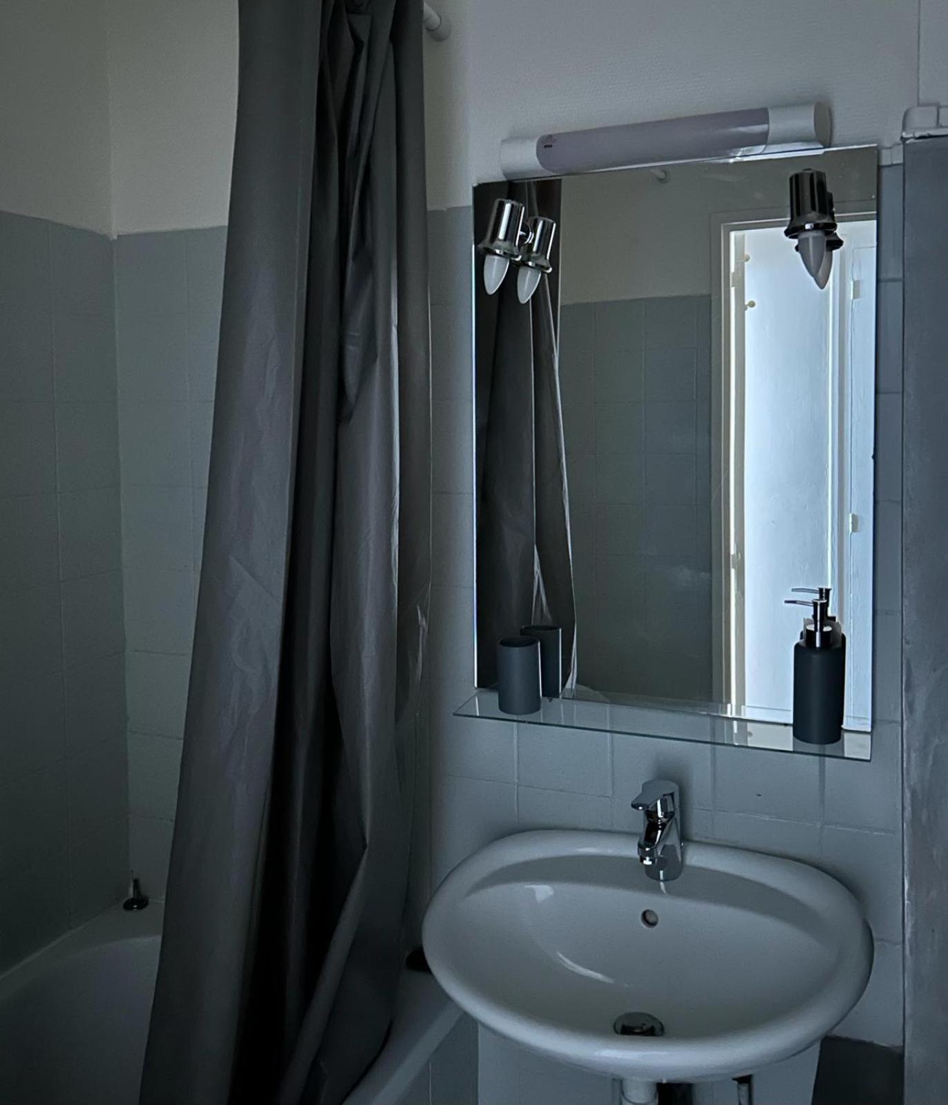 Luxury Appartement Batignole Parigi Esterno foto
